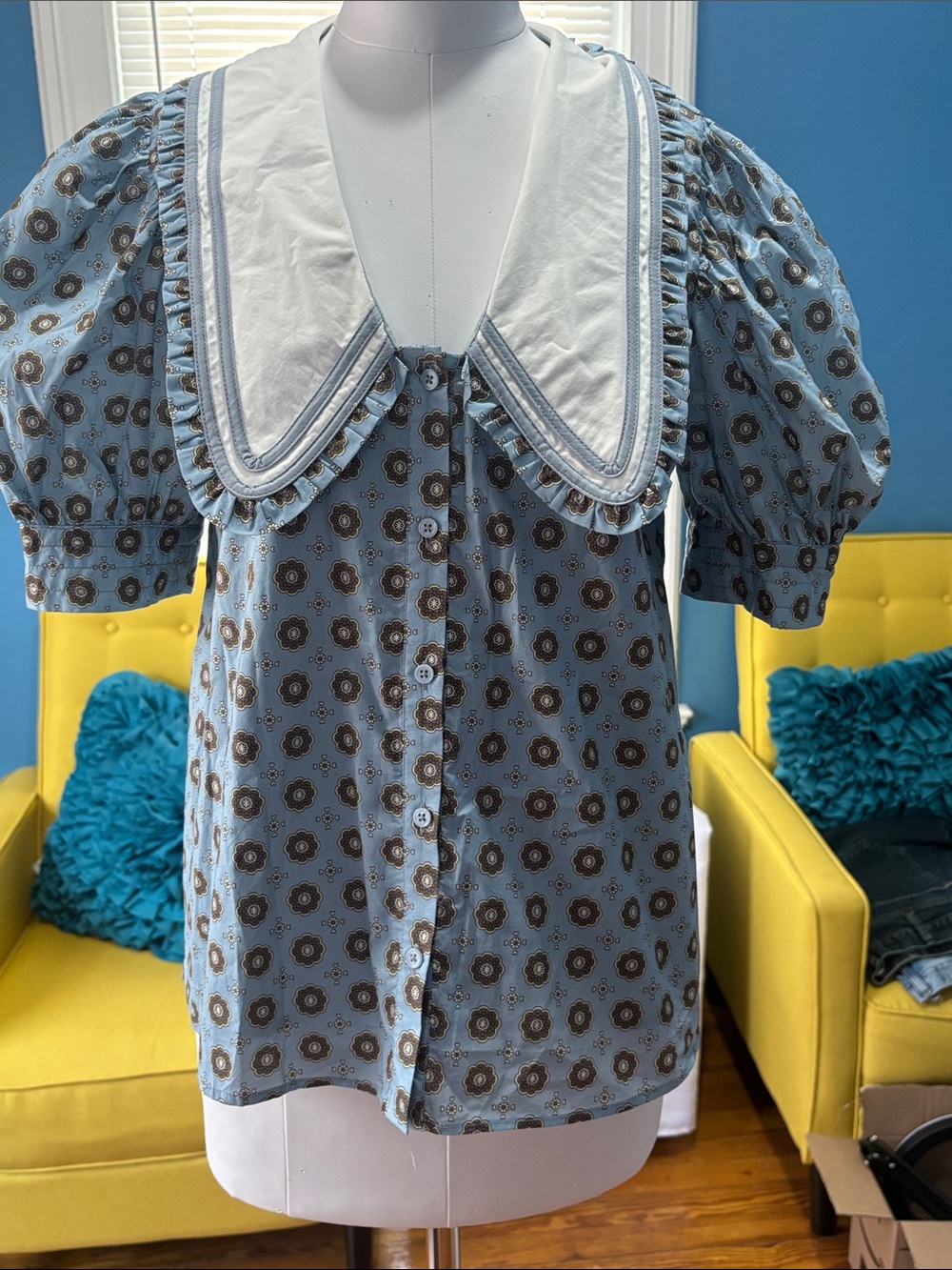 Puff Sleeve Button-Front Top with Contrast Collar — Light Blue Floral